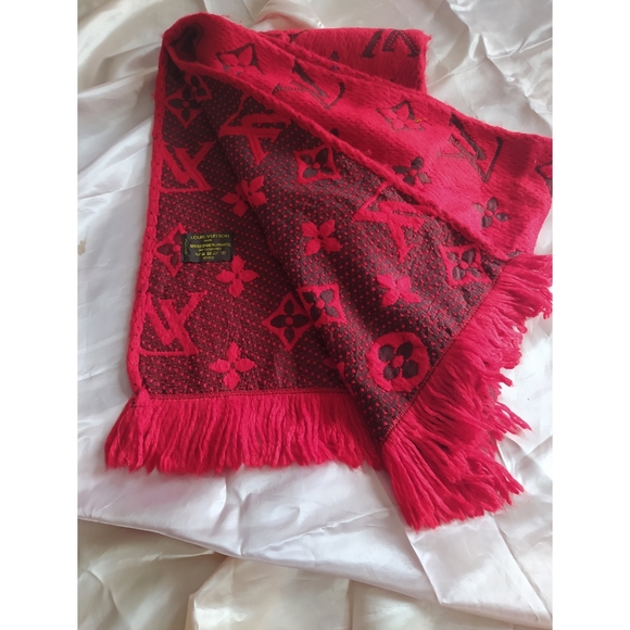 Louis Vuitton Logomania Scarf - Picture 8 of 11